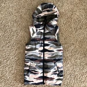 Lululemon The Fluffiest Vest (Reversible) - Sz 2